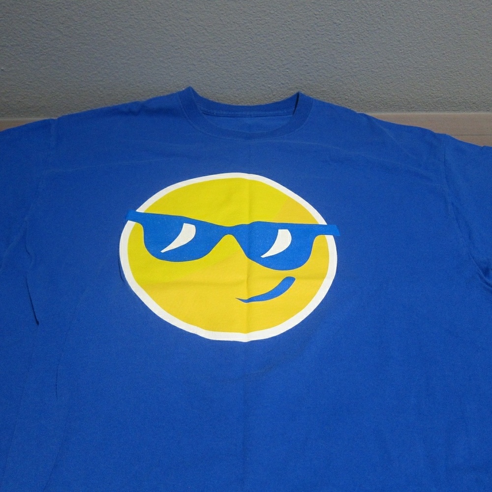 🔖 SALE 🔖 Vintage Nike Shorts & Pepsi Smiley Tee